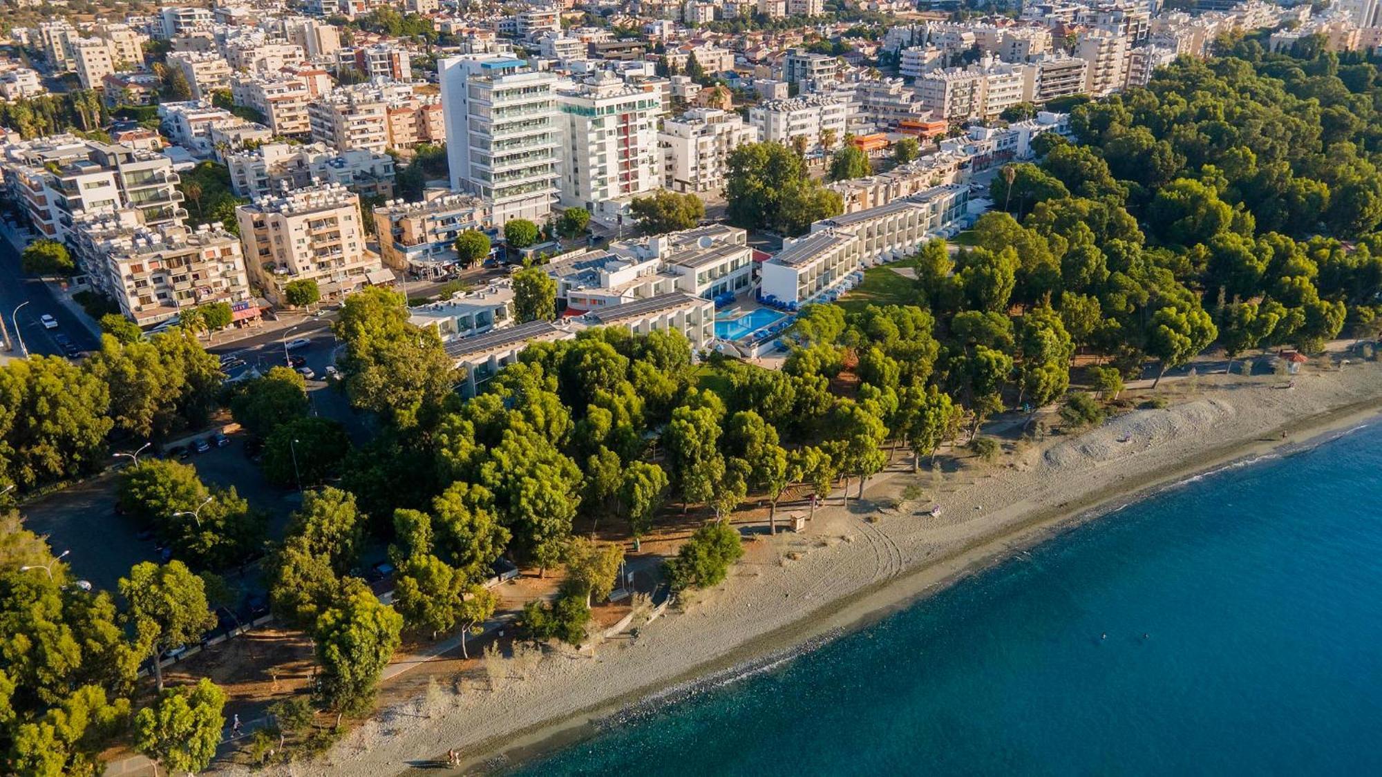 Park Beach Hotel Limassol Exterior photo